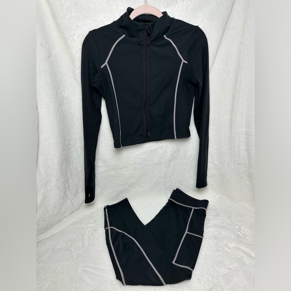 GYM SET - BLACK & WHITE - SIZE MEDIUM